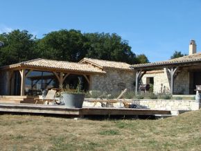 piscine, murets, salle de jeux.JPG